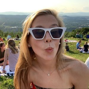 Meet your Posher, Cam